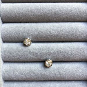 ✨ 18K Sliver Stud Earrings